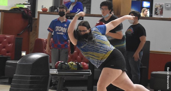 Women’s bowling earns fourth in season-opening tournament