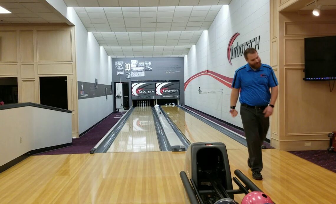 (Bonus footage) Inside look at a bowling  lesson at Turbo Tech