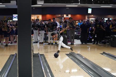 Men's Bowling Places Fifth at AHBA #6