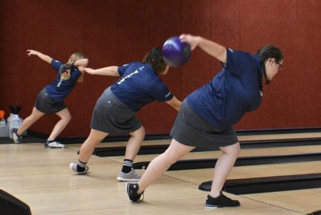 Women's bowling places 3rd at CCIW Illinois Faceoff