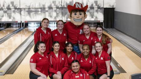 Huskers Sit in First After Day One in Lincoln