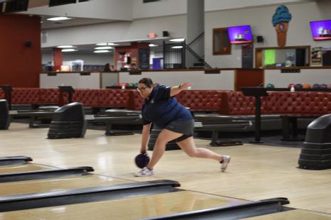 Women’s bowling secures fourth place at D3 Central Invite