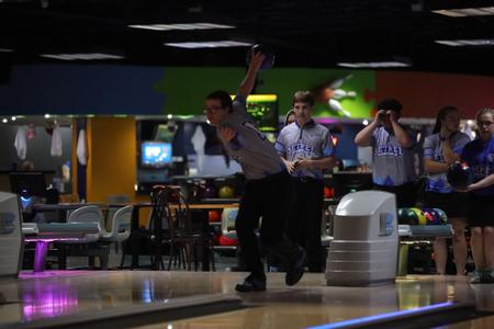 Ian Gradi and Wilson Keene compete in the USBC Collegiate Singles Sectional