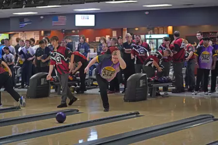 Men's Bowling Place Tenth at Falcon Classic in Ohio